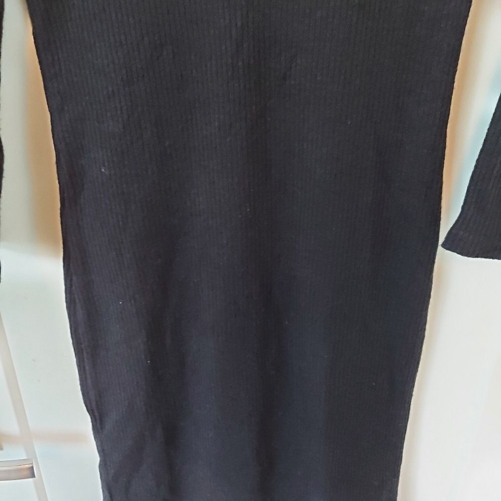 WHO.A.U DRESS - Picture 3 of 9